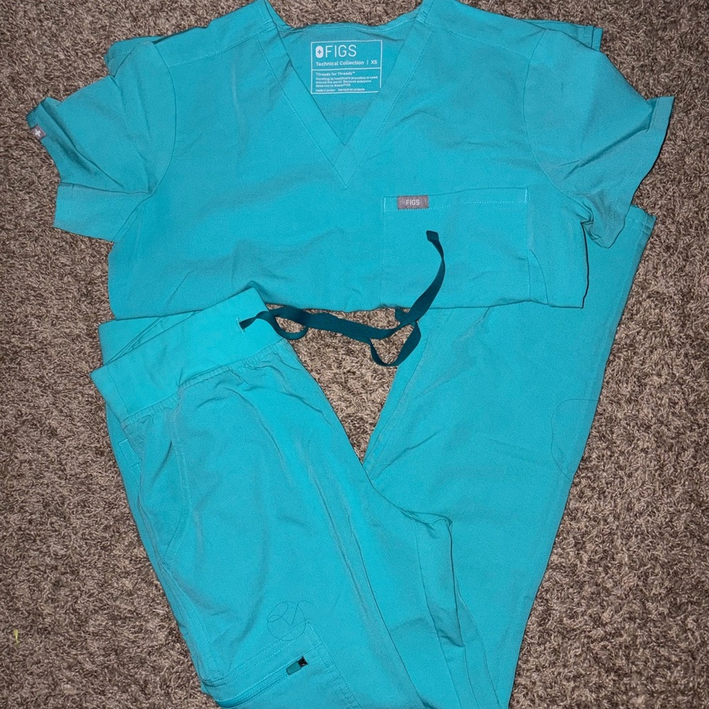 Figs Oasis Scrub Set